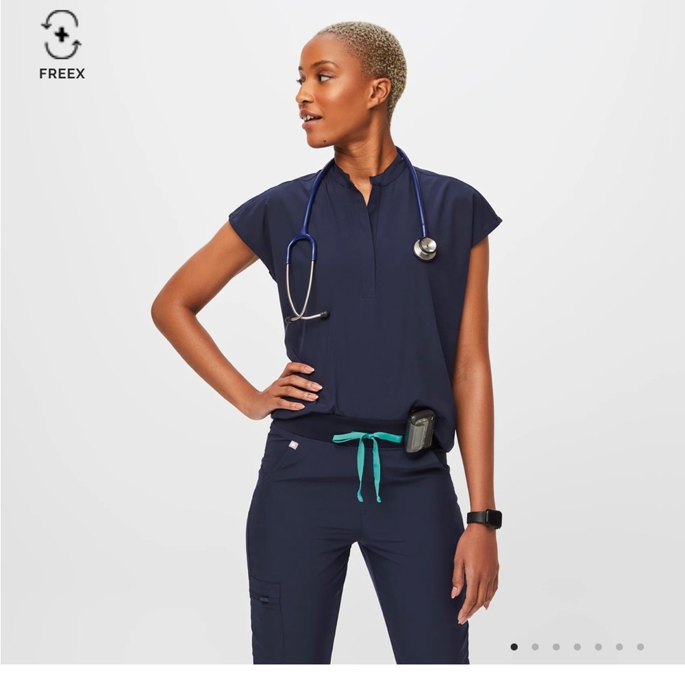 NWT Size S FIGS FREEx Rafaela Oversized Scrub Top - Navy Blue
